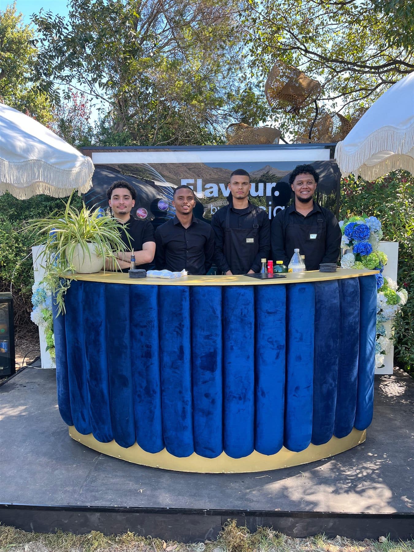 Outdoor bar team